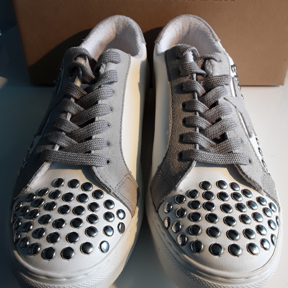 STEVE MADDEN SNEAKERS